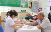 Người trên 75 tuổi được ưu tiên khi khám, chữa bệnh