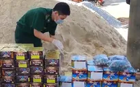 Cận Tết, tình trạng nhập lậu, sản xuất trái phép pháo nổ lại “nóng”