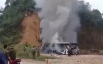 Cháy xe chở học sinh khi đi tham quan