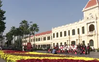 TP Hồ Chí Minh: Người dân và du khách nhộn nhịp xuống phố tham quan, đón năm mới