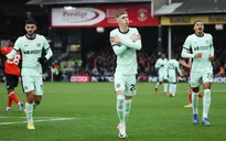 Chelsea suýt đánh rơi chiến thắng trước Luton Town