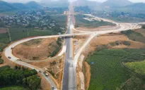 Không khí hối hả trên công trường tuyến cao tốc Tuyên Quang - Phú Thọ dịp cuối năm