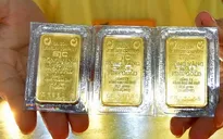 Giá vàng “cắm đầu” lao dốc sau khi lập đỉnh cao