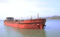 Cảnh sát biển liên tiếp bắt giữ tàu khai thác, vận chuyển cát trái phép trên biển
