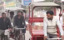 Ô nhiễm khói bụi "bóp nghẹt" bầu không khí ở New Delhi