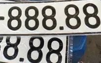 Vụ vợ chồng bấm 4 biển số "siêu đẹp": Tạm giữ 4 phương tiện, yêu cầu tường trình