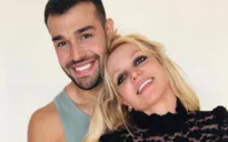 Chồng Britney Spears giải quyết tin đồn về vấn đề hôn nhân sau khi bỏ nhẫn