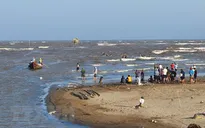 Khánh Hòa: 3 học sinh đuối nước khi đi tắm biển
