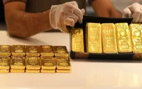Vàng lao dốc, mất mốc quan trọng