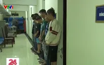 Bắt nhóm thanh thiếu niên dùng hung khí đánh người đi đường