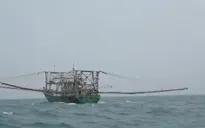 Ngăn chặn khai thác hải sản trái phép vùng biển nước ngoài