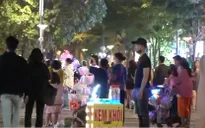 TP Hồ Chí Minh: Xử lý dứt điểm tình trạng bán hàng rong tại phố đi bộ Nguyễn Huệ
