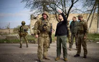 Tổng thống Zelensky thị sát miền Đông Ukraine