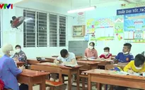 Cô giáo hơn 70 tuổi với lớp học miễn phí cho người nghèo