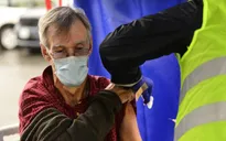Vaccine phòng COVID-19 đã giúp ngăn chặn bao nhiêu ca tử vong?