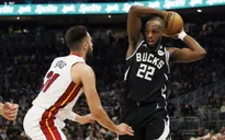 Milwaukee Bucks cân bằng tỉ số với Miami Heat sau game 2