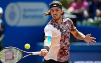 Stefanos Tsitsipas vào bán kết Barcelona mở rộng