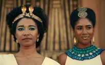 Đạo diễn “Queen Cleopatra” phản pháo sau tranh cãi về màu da của Cleopatra