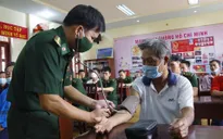 Bà Rịa-Vũng Tàu: Tàu cá bị cháy trên biển, 13 ngư dân được đưa vào bờ