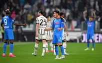 Napoli giành chiến thắng trước Juventus bằng bàn thắng ở phút bù giờ