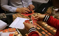 Giá vàng trong nước ngược dòng thế giới