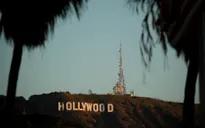 Các nhà văn Hollywood trao quyền cho các nhà đàm phán, chấp thuận đình công