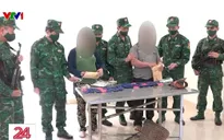 Bắt đối tượng mang hung khí vận chuyển 15.000 viên ma túy