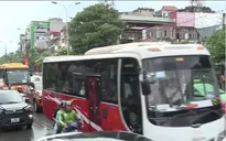 Vẫn còn đông phương tiện tại cửa ngõ Hà Nội ngày đầu nghỉ lễ