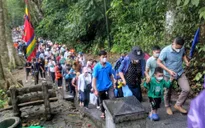 Người dân háo hức hành hương về đất Tổ