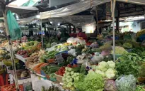 “Khoác áo mới” để chợ truyền thống bớt ảm đạm