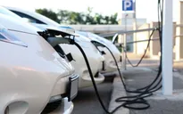Kế hoạch chuyển đổi sang xe điện của châu Âu bị đe dọa do thiếu lithium