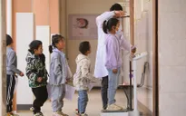 Trung Quốc đo mỡ máu định kỳ cho học sinh, nỗ lực ngăn chặn béo phì học đường