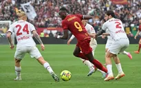 AS Roma chia điểm kịch tính trước AC Milan