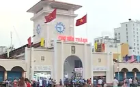 Chợ Bến Thành được khoác "áo mới"