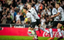 Valencia hòa kịch tính trước Rayo Vallecano