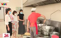 Hà Nội: Phụ huynh kiểm tra đột xuất khu vực bếp ăn cho học sinh