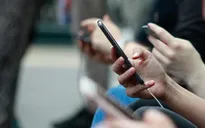 Nhiều người Trung Quốc bắt đầu cai nghiện điện thoại
