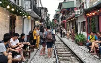 Hà Nội yêu cầu không tổ chức tour đến phố cà phê đường tàu