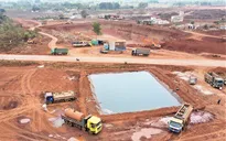 Đào 10 hồ chứa nước đề tưới nước giảm bụi sân bay Long Thành