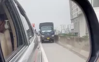 Hà Nội: Nhiều ô tô chạy vào làn khẩn cấp trên Vành đai 3
