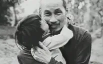 "Nâng niu tất cả, chỉ quên mình"