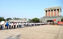 Người dân mọi miền Tổ quốc về bên Bác