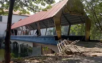 Phá dỡ các công trình vi phạm tại Công viên Tuổi trẻ