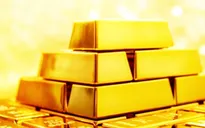 Giá vàng “tụt dốc” thảm hại