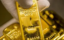 USD tăng giá, vàng giảm mạnh