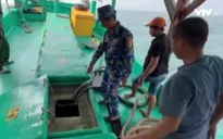 Phát hiện tàu vận chuyển khoảng 10.000 lít dầu DO không rõ nguồn gốc