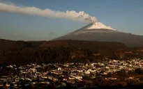 Sân bay Mexico City nối lại hoạt động sau khi phải đóng cửa vì tro bụi núi lửa