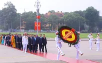 Đại biểu dự Kỳ họp thứ 5, Quốc hội khóa XV vào Lăng viếng Chủ tịch Hồ Chí Minh