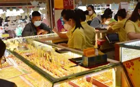 Giá vàng ngóng tin trần nợ công Mỹ