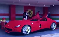 Xe Ferrari nguyên cỡ từ mảnh ghép lego